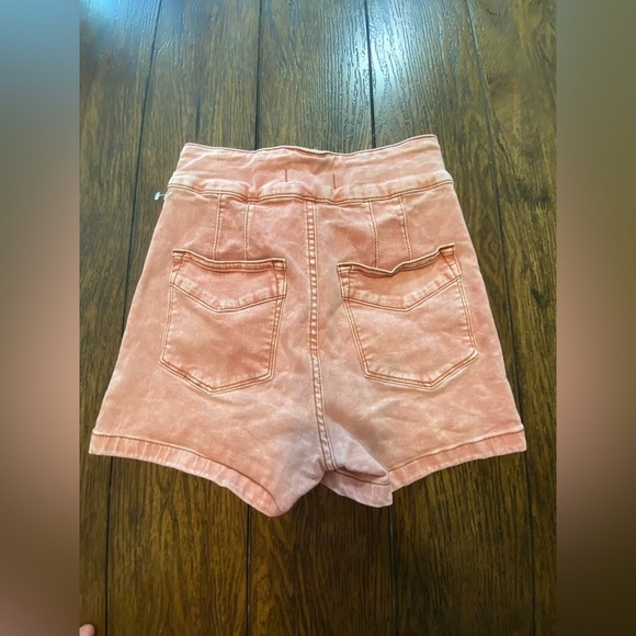 We The Free High Waisted Retro Pink Shorts Size 27 B11 - Picture 2 of 6